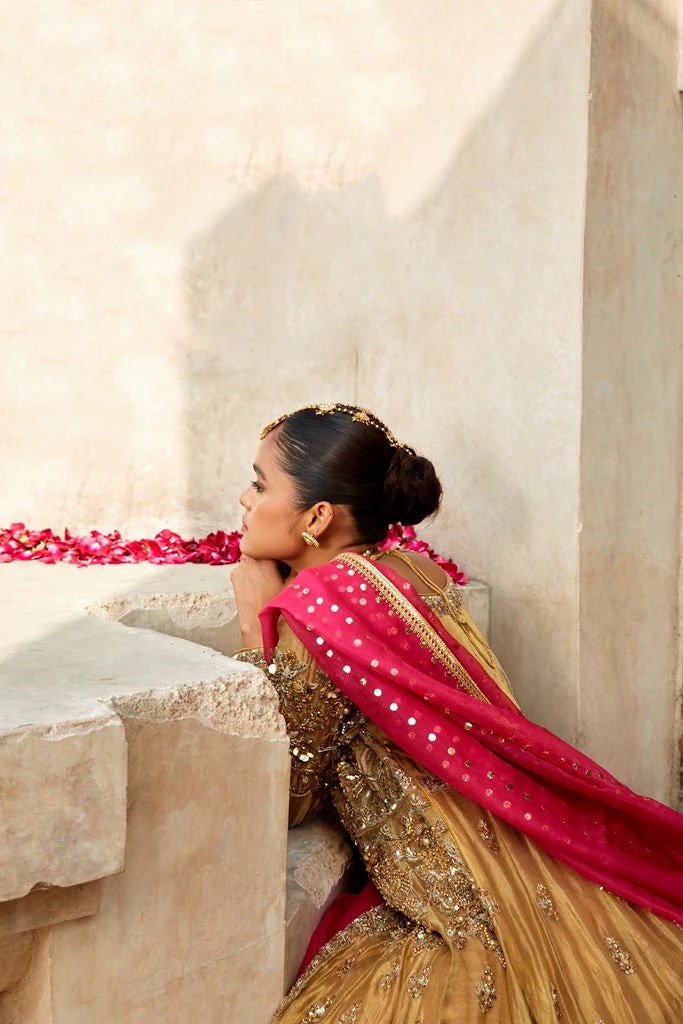 Rosé Gold Majesty Wedding Ensemble - Image 5